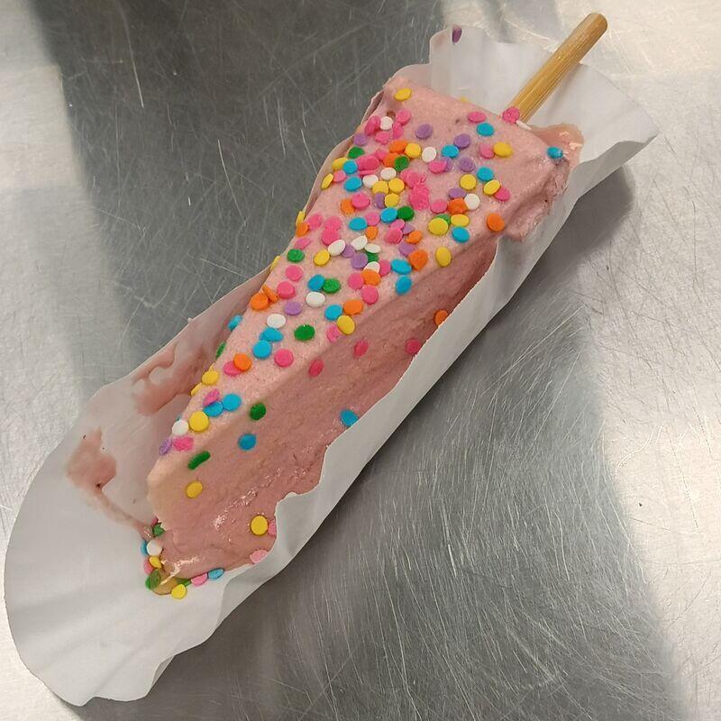 Cheesecake - Strawberry Sprinkle
